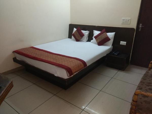 Hotel Sun Village Near New Delhi Railway Station : photo 1 de la chambre chambre double Économique