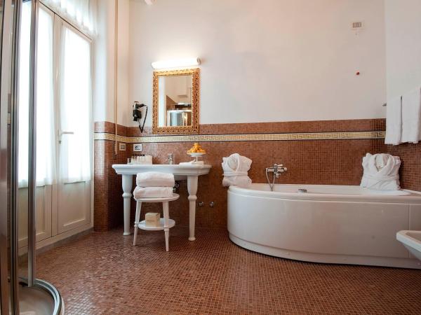 Grand Hotel Rimini : photo 10 de la chambre chambre deluxe double ou lits jumeaux