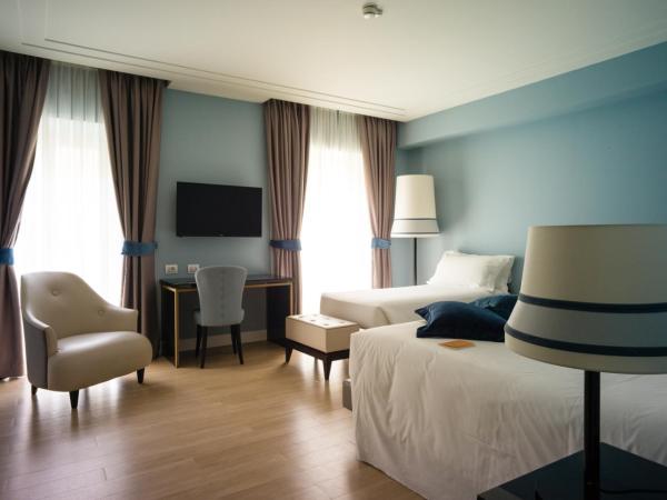 Turin Palace Hotel : photo 1 de la chambre chambre double ou lits jumeaux avec lit d'appoint