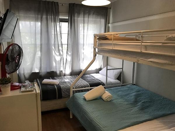 Highfield Private Hotel : photo 2 de la chambre chambre familiale avec salle de bains commune