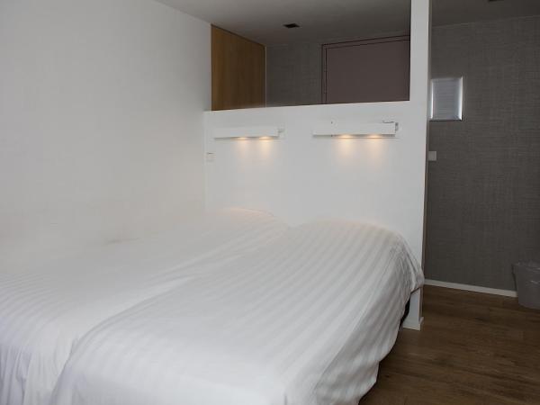 Houseboat Little Amstel : photo 8 de la chambre chambre lits jumeaux basique - vue sur rivière