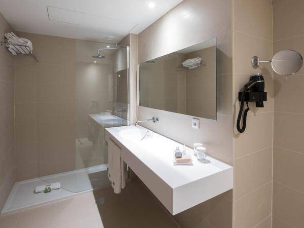 Hotel Carris Porto Ribeira : photo 5 de la chambre suite deluxe avec terrasse - vue sur fleuve