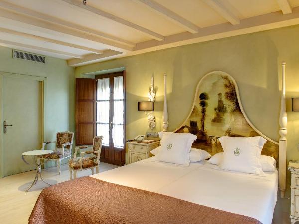 Sacristia de Santa Ana : photo 1 de la chambre chambre lits jumeaux avec lit d’appoint - 301