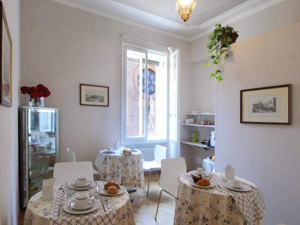 B&B Cangrande di Danese-Viviani : photo 8 de la chambre chambre double ou lits jumeaux avec salle de bains privative