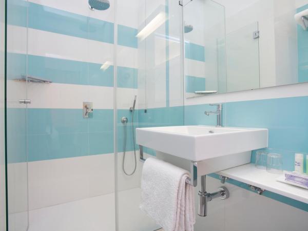 Art Hotel Gran Paradiso : photo 8 de la chambre chambre double - vue sur mer