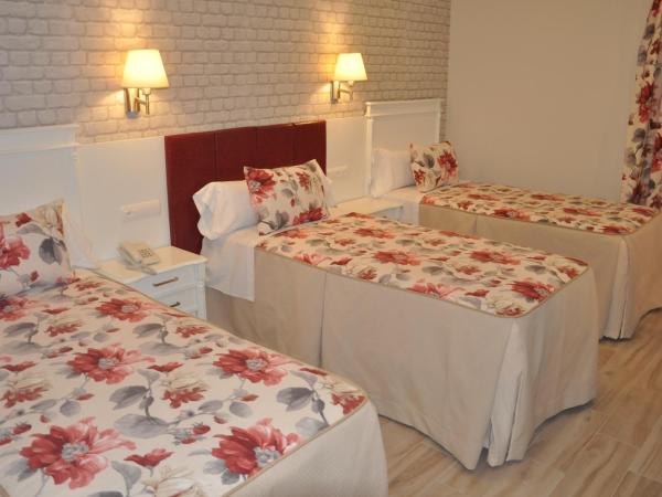Hotel Selu : photo 3 de la chambre chambre lits jumeaux avec lit d’appoint - 301