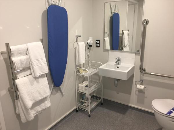 Bucklands Beach Waterfront Motel : photo 5 de la chambre studio accessible aux personnes à mobilité réduite - vue sur jardin