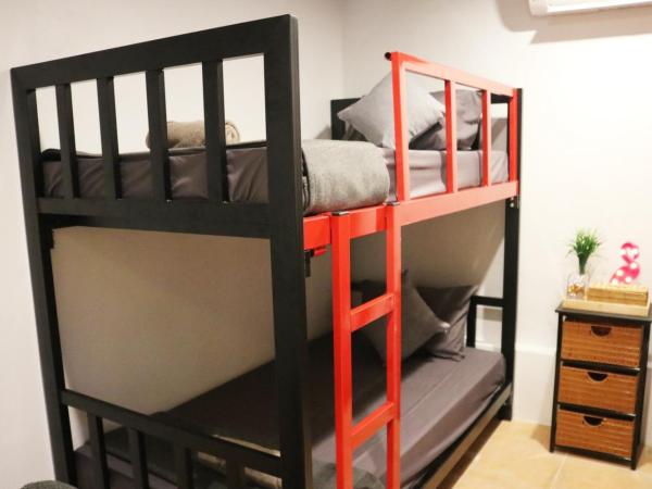 Lanta Hostel : photo 9 de la chambre lit simple dans dortoir de 4 lits