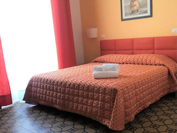 Moonlight Hotel&Suites : photo 8 de la chambre chambre double ou lits jumeaux