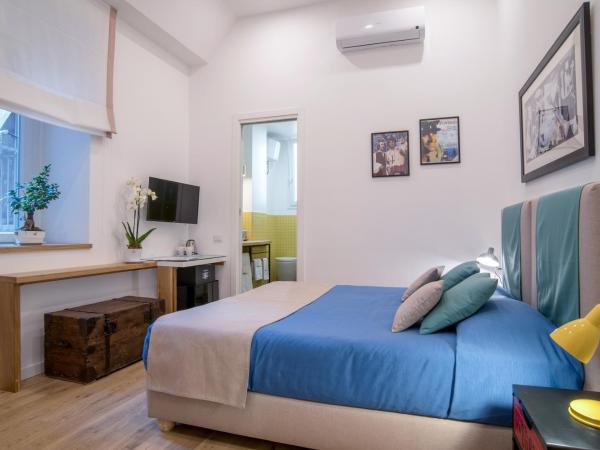 Napoliamo Guest House : photo 2 de la chambre chambre double ou lits jumeaux