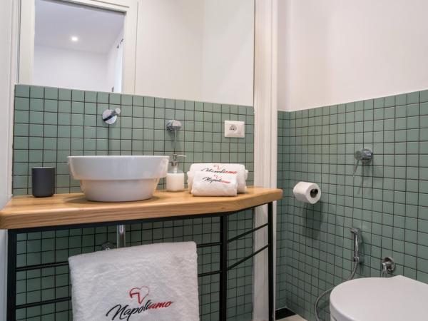 Napoliamo Guest House : photo 6 de la chambre chambre triple