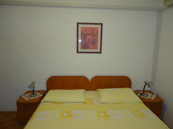 Peric Rooms Dubrovnik : photo 4 de la chambre chambre double ou lits jumeaux - vue partielle sur mer