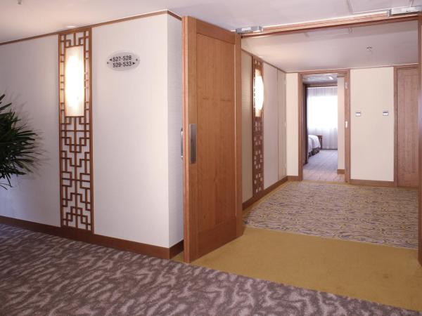 Xi'an Dajing Castle Hotel : photo 2 de la chambre chambre familiale communicante avec 2 petits-déjeuners