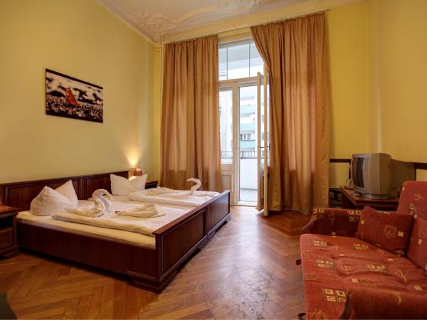 Hotel Pension Bernstein am Kurfürstendamm : photo 3 de la chambre chambre double ou lits jumeaux standard