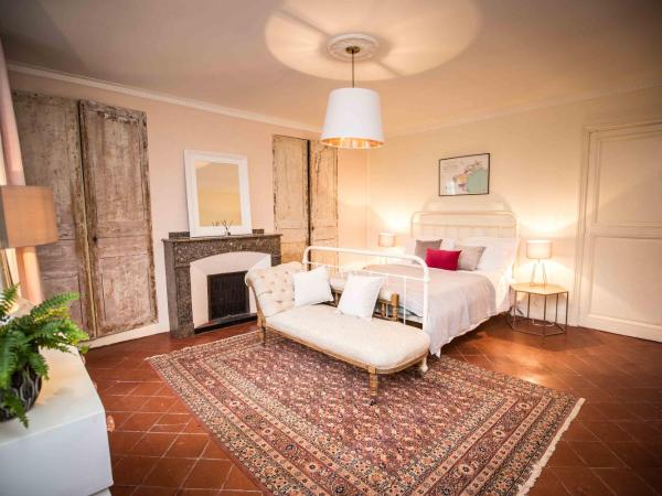 Carcassonne Townhouse : photo 1 de la chambre suite lit king-size