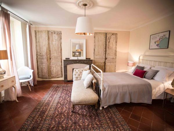 Carcassonne Townhouse : photo 2 de la chambre suite lit king-size