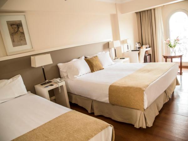 Huentala Hotel : photo 3 de la chambre chambre triple classique