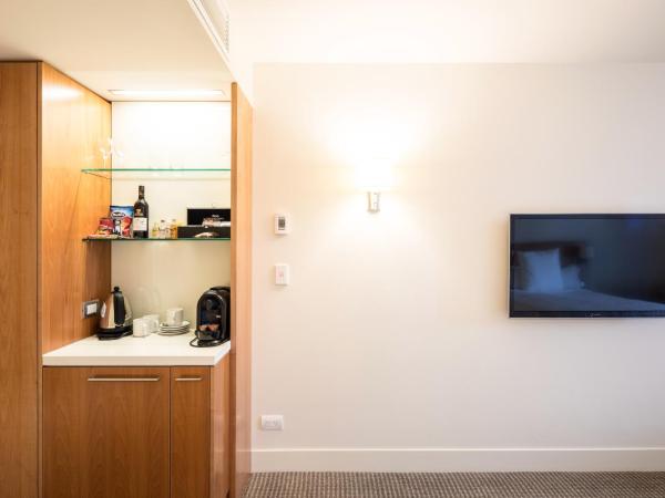 Commodore Airport Hotel Christchurch : photo 2 de la chambre chambre Étage affaires avec 2 lits queen-size