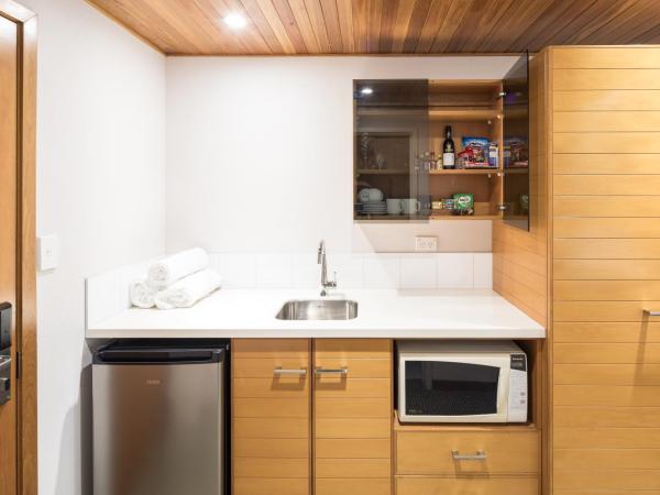 Commodore Airport Hotel Christchurch : photo 3 de la chambre studio premium avec 2 lits queen-size