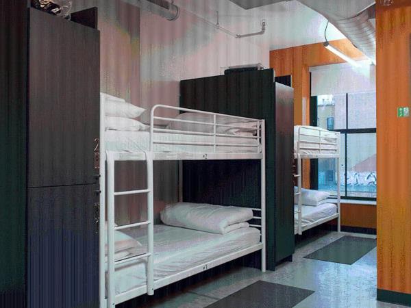 HI Boston Hostel : photo 1 de la chambre lit dans dortoir pour hommes de 4 lits