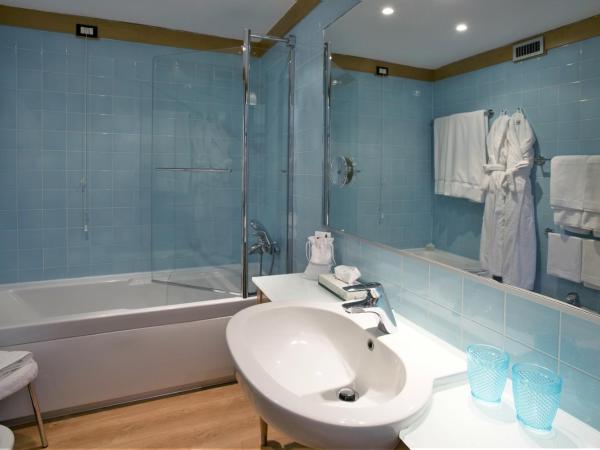 Hotel Spadari Al Duomo : photo 4 de la chambre chambre double deluxe avec baignoire