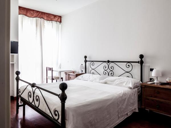 Bed & Breakfast Cesarina : photo 9 de la chambre chambre double avec baignoire spa