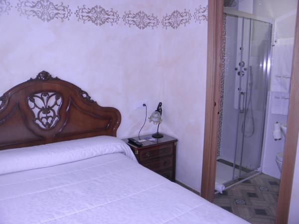 Hostal Paquita : photo 1 de la chambre chambre double ou lits jumeaux