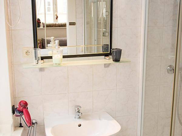 Huis Sint-Andriescruyse : photo 4 de la chambre chambre double avec toilettes communes