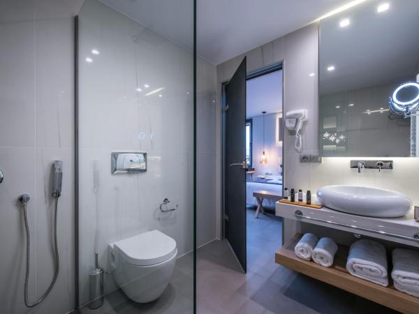 Lavris City Suites : photo 8 de la chambre suite supérieure - vue partielle sur mer