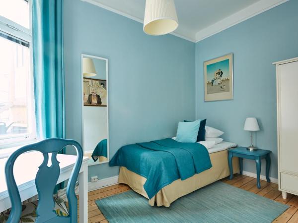 Hotel Hornsgatan : photo 1 de la chambre chambre simple avec salle de bains commune dans couloir