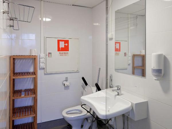 CheapSleep Hostel Helsinki : photo 5 de la chambre chambre double avec salle de bains privative