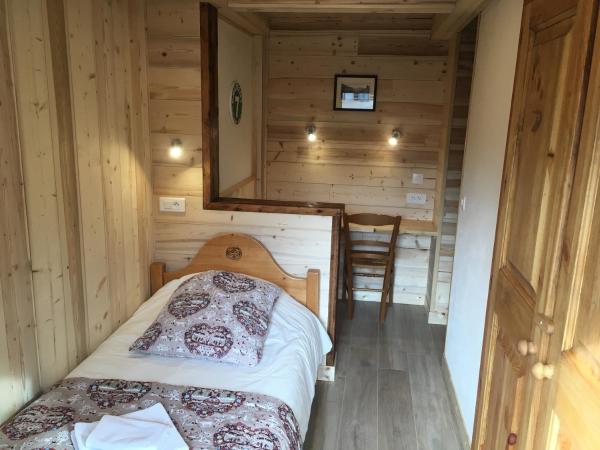 Chalet l'Aiglon : photo 4 de la chambre chambre triple – vue sur montagne