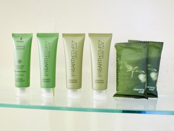 Pacific Marina Inn : photo 3 de la chambre chambre standard lit queen-size