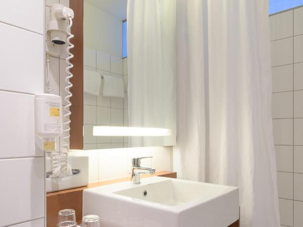 Kyriad Vienna Altmannsdorf : photo 2 de la chambre chambre lits jumeaux