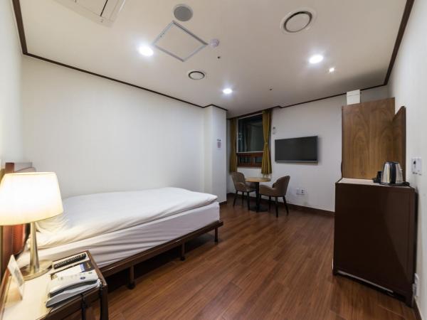Youngbin Hotel : photo 1 de la chambre deluxe double room with sauna access