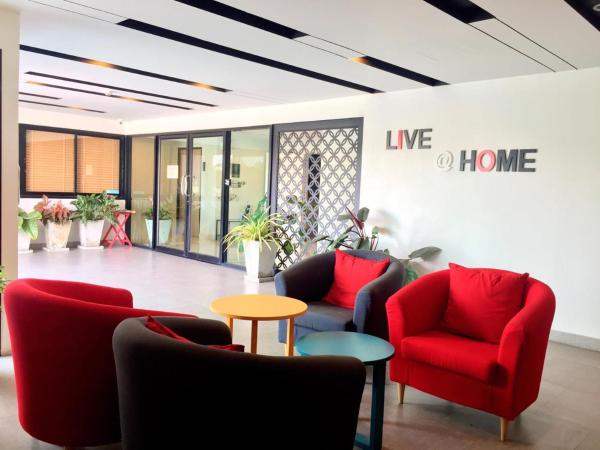 Live at Home Sukhumvit 105 : photo 6 de la chambre appartement