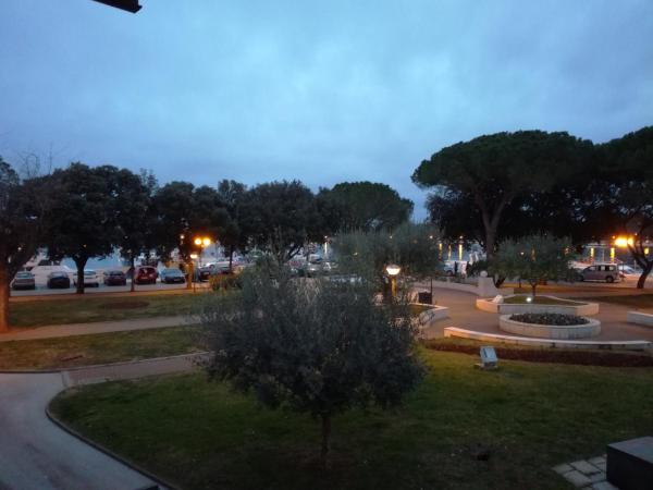 Guest House Kvartin : photo 5 de la chambre chambre double deluxe avec balcon - vue sur mer