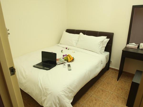 T-hotel JB : photo 4 de la chambre hébergement lit queen-size supérieur sans fenêtre