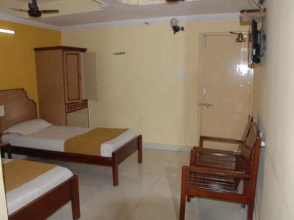 Hotel Bhavani Lodge : photo 3 de la chambre chambre double standard