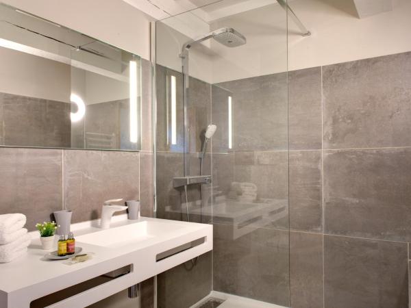 Hôtel Le Pré Saint Michel : photo 8 de la chambre chambre deluxe