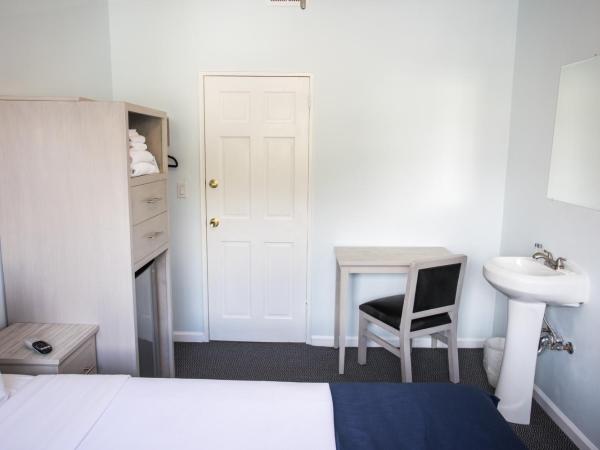 Ocean Park Hotel : photo 9 de la chambre chambre lit queen-size avec salle de bains commune 