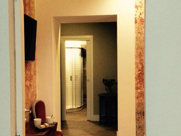 B&B NAPOLI AMORE MIO : photo 6 de la chambre chambre double avec salle de bains privative