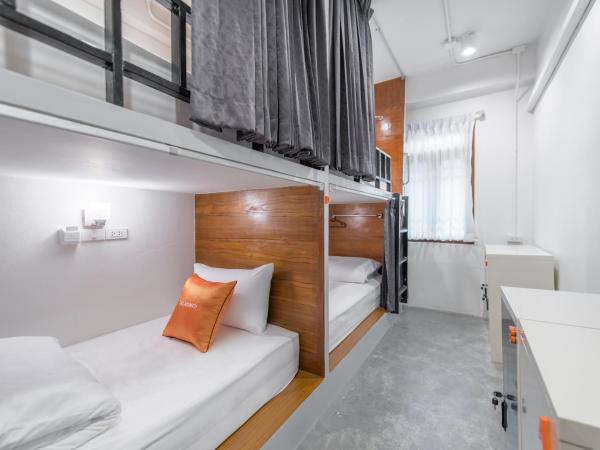 Tiny Taladnoi Hostel : photo 9 de la chambre lit dans dortoir pour femmes de 4 lits