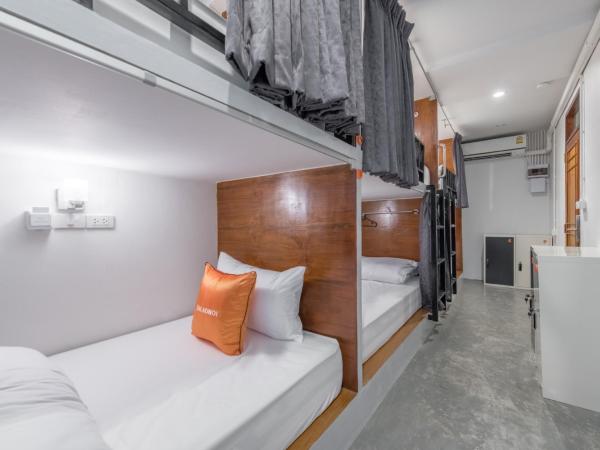Tiny Taladnoi Hostel : photo 9 de la chambre lit dans dortoir pour femmes de 6 lits