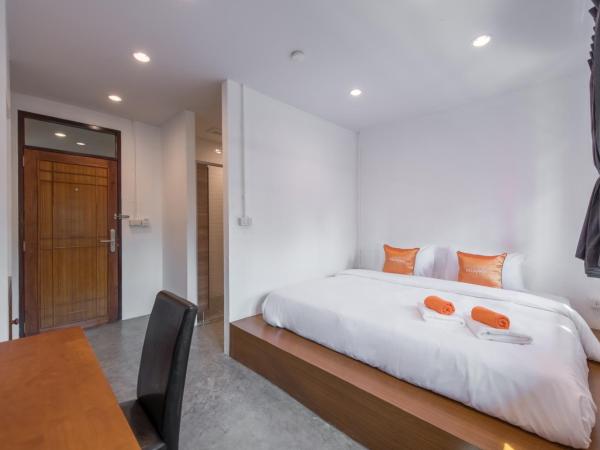 Tiny Taladnoi Hostel : photo 1 de la chambre chambre double avec salle de bains privative