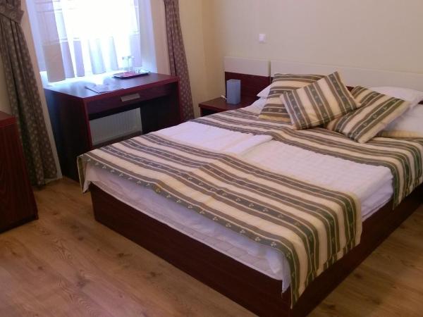 Hotel Blaha Lujza : photo 6 de la chambre chambre double - accessible aux personnes à mobilité réduite 