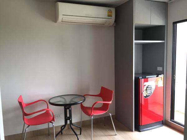 Live at Home Sukhumvit 105 : photo 5 de la chambre appartement