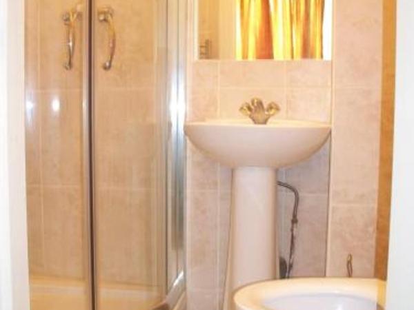 Hotel Citystay : photo 7 de la chambre chambre double avec salle de bains privative