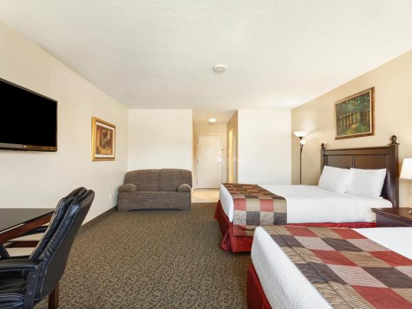 Days Inn by Wyndham Montreal East : photo 6 de la chambre chambre deluxe avec 2 lits queen-size - non-fumeurs