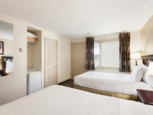 Days Inn by Wyndham Montreal East : photo 6 de la chambre chambre avec 2 lits doubles - non-fumeurs